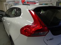 USED 2015 15 VOLVO V40 1.6 D2 CROSS COUNTRY LUX NAV 5d 113 BHP STUNNING TWO-TONE INTERIOR
