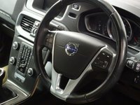 USED 2015 15 VOLVO V40 1.6 D2 CROSS COUNTRY LUX NAV 5d 113 BHP STUNNING TWO-TONE INTERIOR