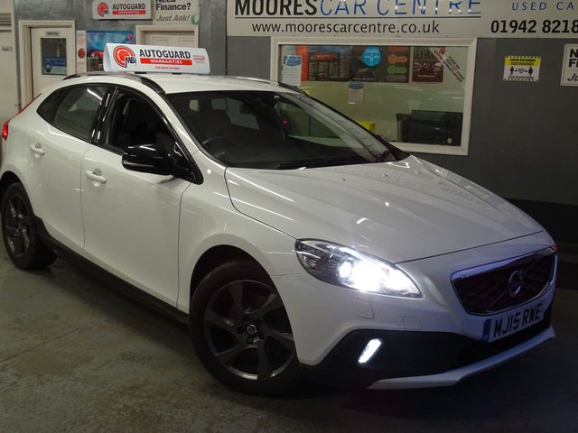 2015 15 Volvo V40 1.6 D2 CROSS COUNTRY LUX NAV 5d 113 BHP