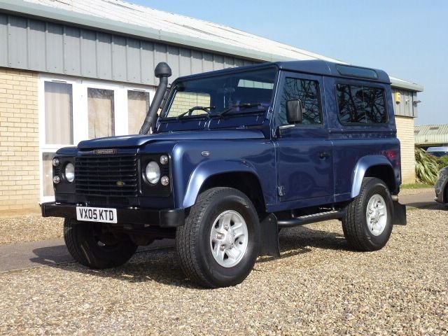 2005 05 Land Rover Defender 2.5 90 TDI SW 3d 107 BHP
