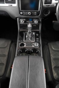 USED 2017 R VOLKSWAGEN TOUAREG 3.0 V6 R-LINE PLUS TDI BLUEMOTION TECHNOLOGY 5d 259 BHP +NATIONWIDE DELIVERY AVAILABLE+