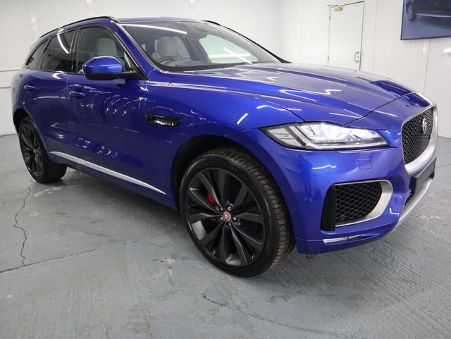 2016 16 Jaguar F-Pace 3.0 V6 FIRST EDITION AWD 5d 296 BHP