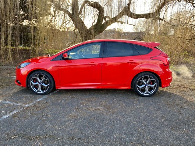 View our FORD FOCUS