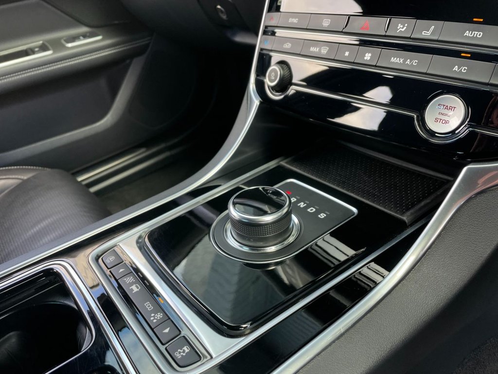 USED 2018 68 JAGUAR XF 2.0 R-SPORT 4d 177 BHP 