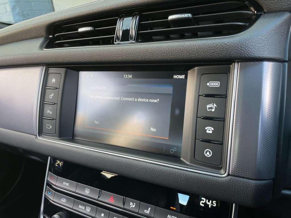 USED 2018 68 JAGUAR XF 2.0 R-SPORT 4d 177 BHP 