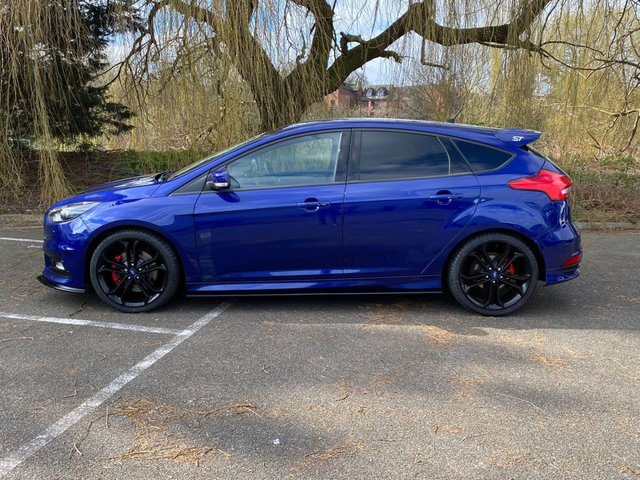 View our FORD FOCUS