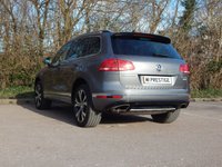USED 2017 66 VOLKSWAGEN TOUAREG 3.0 V6 R-LINE TDI BLUEMOTION TECHNOLOGY 5d 259 BHP FSH - 2 Owners