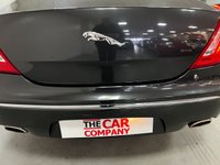 USED 2014 14 JAGUAR XJ 3.0 D V6 PORTFOLIO L 4d 275 BHP * PAN ROOF * CLIMATE *  PRIVACY * NAV * 20" ALLOYS * PARKING SENSORS *