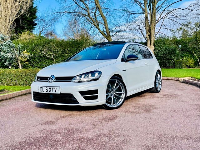 View our VOLKSWAGEN GOLF