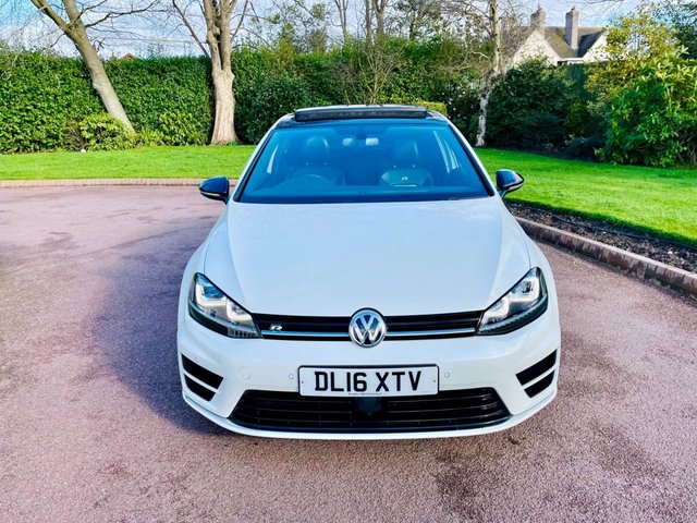 View our VOLKSWAGEN GOLF