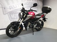 USED 2018 18 HONDA CB125R NA-J WITH GIVI TOP BOX