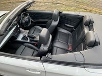 USED 2010 10 BMW 1 SERIES 2.0 118D M SPORT 2d 141 BHP 2010 BMW 118D 2.0 DIESEL M/SPORT CONVERTIBLE - FULL BLACK LEATHER - 18 INCH M/SPORT UPGRADE GLOSS BLACK ALLOYS - START/STOP - AIR CONDITIONING