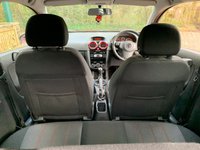 USED 2013 63 VAUXHALL CORSA 1.2 LIMITED EDITION 3d 83 BHP SUPER COOL 63 reg CORSA 'LIMITED EDITION' 3DR - GLOSS BLACK ROOF/ALLOYS/MIRRORS/GRILLE - AIR CONDITIONING - LOW INSURANCE GROUP - IDEAL 1ST CAR - 12 MONTHS FULL MOT