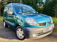 USED 2009 09 RENAULT KANGOO 1.6 AUTHENTIQUE 16V 5d AUTO 94 BHP x12 SERVICE STAMPS//ONLY 32,500 MILES// HAND CONTROLS FOR BRAKE AND ACCELERATOR (REMOVABLE)