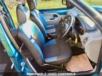 USED 2009 09 RENAULT KANGOO 1.6 AUTHENTIQUE 16V 5d AUTO 94 BHP x12 SERVICE STAMPS//ONLY 32,500 MILES// HAND CONTROLS FOR BRAKE AND ACCELERATOR (REMOVABLE)