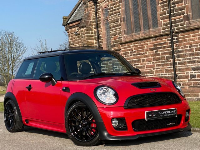 2013 63 MINI Hatch John Cooper Works 1.6 JOHN COOPER WORKS 3d 208 BHP