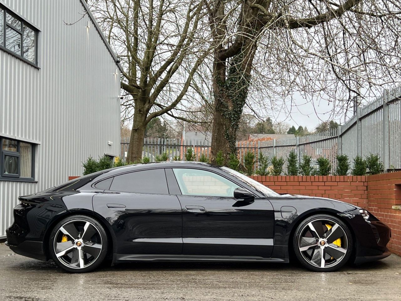 2020 L PORSCHE TAYCAN Performance Plus 93.4kWh Turbo S Auto 4WD 4dr