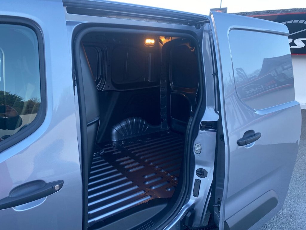 USED 2022 VAUXHALL COMBO 2000 L1H1 CDTI SPORTIVE EXCELLENT VALUE....ONLY A FEW LEFT!