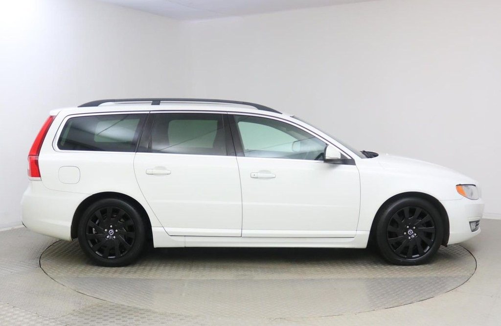 USED 2014 14 VOLVO V70 2.0 D4 SE NAV 5d 178 BHP 
