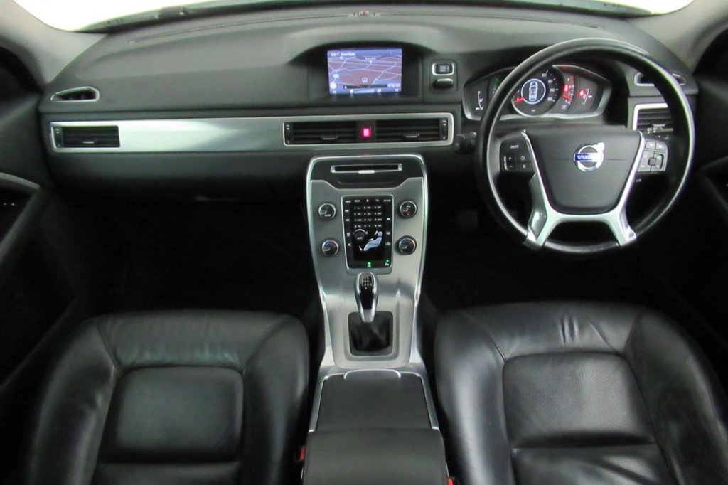 USED 2014 14 VOLVO V70 2.0 D4 SE NAV 5d 178 BHP 
