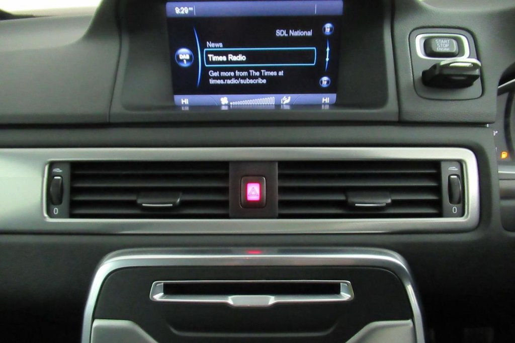 USED 2014 14 VOLVO V70 2.0 D4 SE NAV 5d 178 BHP 