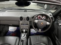 USED 2005 55 PORSCHE BOXSTER 3.2 24V S 2d 280 BHP * CLIMATE * PARKING SENSORS *  LEATHER TRIM * 18 INCH ALLOYS *