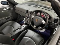 USED 2005 55 PORSCHE BOXSTER 3.2 24V S 2d 280 BHP * CLIMATE * PARKING SENSORS *  LEATHER TRIM * 18 INCH ALLOYS *