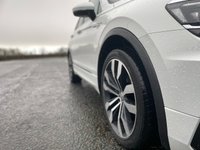 USED 2017 17 VOLKSWAGEN TIGUAN 2.0 R LINE TDI BMT 4MOTION DSG 5d 148 BHP Glass Panoramic Roof 20" Alloy
