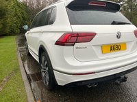 USED 2017 17 VOLKSWAGEN TIGUAN 2.0 R LINE TDI BMT 4MOTION DSG 5d 148 BHP Glass Panoramic Roof 20" Alloy