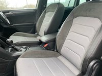 USED 2017 17 VOLKSWAGEN TIGUAN 2.0 R LINE TDI BMT 4MOTION DSG 5d 148 BHP Glass Panoramic Roof 20" Alloy