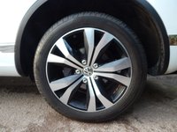 USED 2015 15 VOLKSWAGEN TOUAREG 3.0 V6 R-LINE TDI BLUEMOTION TECHNOLOGY 5d 259 BHP 2 Owners-Heated Steering Wheel