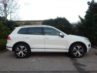 USED 2015 15 VOLKSWAGEN TOUAREG 3.0 V6 R-LINE TDI BLUEMOTION TECHNOLOGY 5d 259 BHP 2 Owners-Heated Steering Wheel
