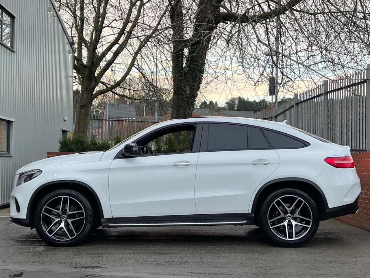 2018 68 MERCEDES-BENZ GLE-CLASS 3.0 GLE350d V6 AMG Night Edition (Premium Plus) G-Tronic+ 4MATIC (s/s) 5dr