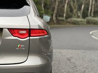 USED 2017 67 JAGUAR F-PACE 3.0 V6 S AWD 5d 296 BHP Glass Panoramic Roof 20" Alloy