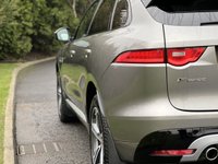 USED 2017 67 JAGUAR F-PACE 3.0 V6 S AWD 5d 296 BHP Glass Panoramic Roof 20" Alloy