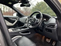 USED 2017 67 JAGUAR F-PACE 3.0 V6 S AWD 5d 296 BHP Glass Panoramic Roof 20" Alloy