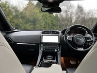 USED 2017 67 JAGUAR F-PACE 3.0 V6 S AWD 5d 296 BHP Glass Panoramic Roof 20" Alloy