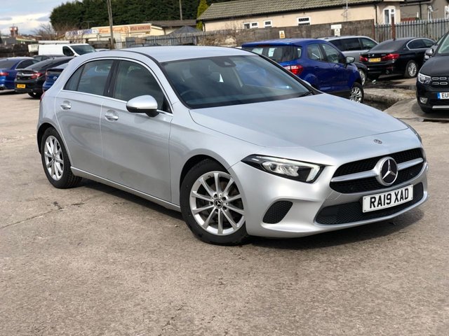 2019 19 MERCEDES-BENZ A-CLASS 1.5 A 180 D SPORT 5d 114 BHP 2 KEYS+FSH+1 OWNER FROM NEW+MERCEDES WARRNTY+CLIMATE+HALF LEATHER TRIM+17"ALLOYS+NAVIGATION+BLUETOOTH+MEDIA+USB+AUX+DAB