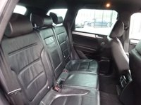 USED 2013 13 VOLKSWAGEN TOUAREG 3.0 V6 ALTITUDE TDI BLUEMOTION TECHNOLOGY 5d 202 BHP FANTASTIC EXAMPLE+FULLY SERVICED+1 YEAR MOT+BREAKDOWN COVER