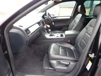 USED 2013 13 VOLKSWAGEN TOUAREG 3.0 V6 ALTITUDE TDI BLUEMOTION TECHNOLOGY 5d 202 BHP FANTASTIC EXAMPLE+FULLY SERVICED+1 YEAR MOT+BREAKDOWN COVER
