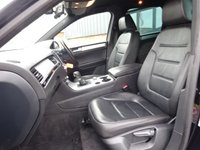 USED 2013 13 VOLKSWAGEN TOUAREG 3.0 V6 ALTITUDE TDI BLUEMOTION TECHNOLOGY 5d 202 BHP FANTASTIC EXAMPLE+FULLY SERVICED+1 YEAR MOT+BREAKDOWN COVER