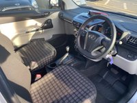 USED 2011 11 TOYOTA IQ 1.0 VVT-I IQ 3d 68 BHP ** VERY LOW MILES & ONE OWNER **