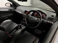 USED 2010 10 VAUXHALL ASTRA 2.0 VXR 3d 240 BHP * AIR CONDITIONING * ALLOYS *  ONLY 34K MILES *  HALF LEATHER *