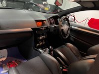USED 2010 10 VAUXHALL ASTRA 2.0 VXR 3d 240 BHP * AIR CONDITIONING * ALLOYS *  ONLY 34K MILES *  HALF LEATHER *