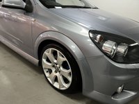 USED 2010 10 VAUXHALL ASTRA 2.0 VXR 3d 240 BHP * AIR CONDITIONING * ALLOYS *  ONLY 34K MILES *  HALF LEATHER *