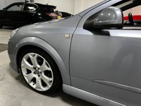 USED 2010 10 VAUXHALL ASTRA 2.0 VXR 3d 240 BHP * AIR CONDITIONING * ALLOYS *  ONLY 34K MILES *  HALF LEATHER *
