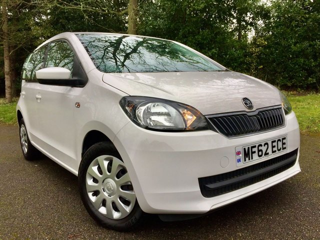 2012 62 Skoda Citigo 1.0 SE 12V 5d AUTO 59 BHP ONLY 44,500 MILES/2 OWNERS//AIRCON//SATNAV//BLUETOOTH//20 POUND ROAD TAX//X7 SERVICE STAMPS//INSURANCE GROUP 1//NEW CAMBELT NOW INCLUDED