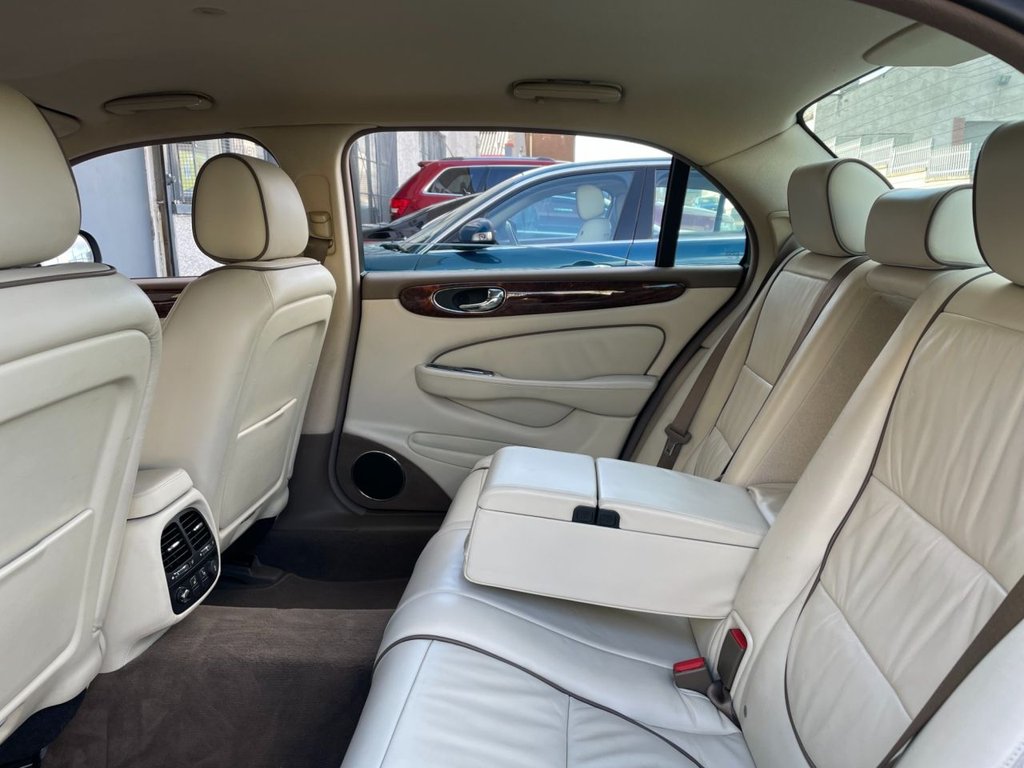 USED 2008 58 JAGUAR XJ 2.7 V6 EXECUTIVE 4d 204 BHP 