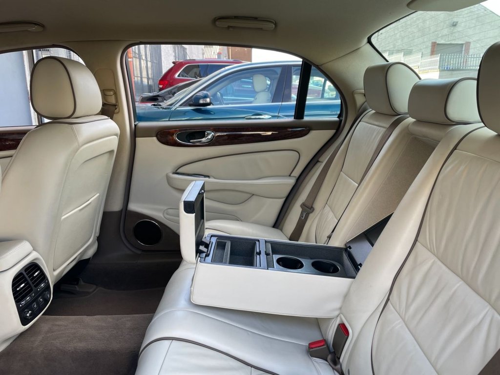 USED 2008 58 JAGUAR XJ 2.7 V6 EXECUTIVE 4d 204 BHP 