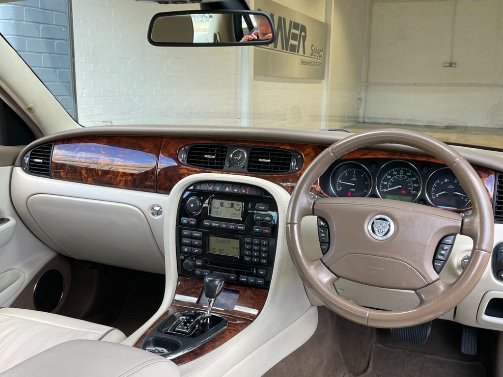 USED 2008 58 JAGUAR XJ 2.7 V6 EXECUTIVE 4d 204 BHP 